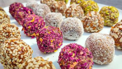 Nepečené datlové kuličky na 4 způsoby