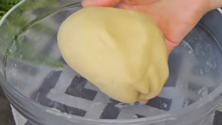 Cukrové hvězdičky z jogurtového těsta