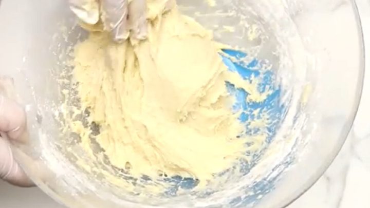 Jednoduchá vánočka ze 3 pramenů