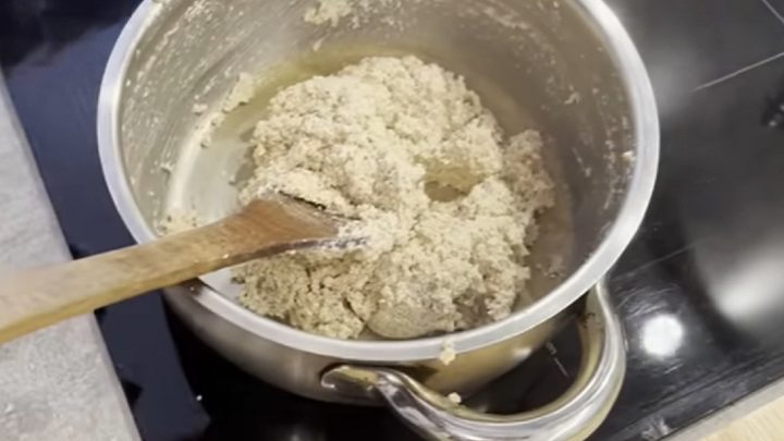 Vánoční ořechy plněné krémem