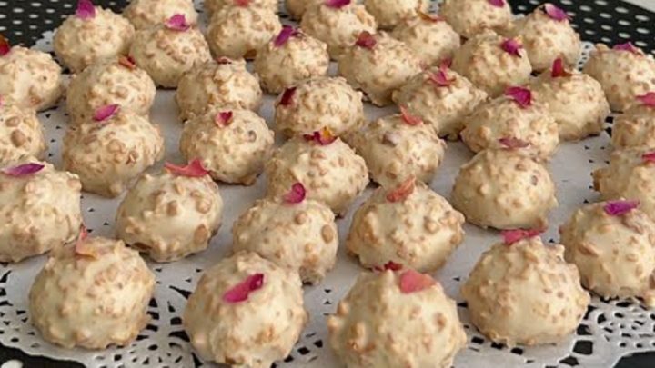 Jogurtové kuličky s bílou čokoládou Jogurtové kuličky s bílou čokoládou