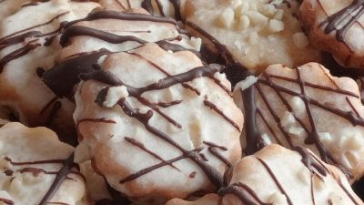 Cukroví s vaječným likérem a mandlemi