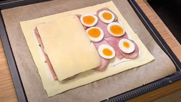 Čtverečky z listového těsta se šunkou