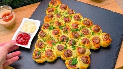 Stromeček z listového těsta s párky