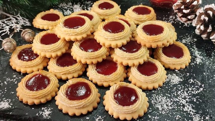 Marcipánové věnečky s marmeládou