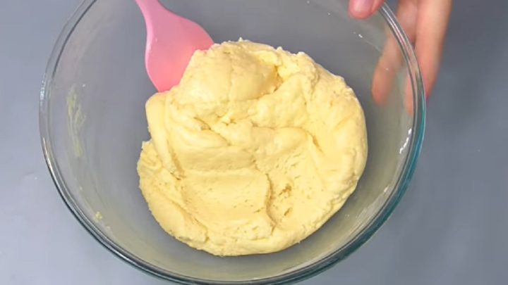 Stříkané banánky s čokoládou a vanilkou