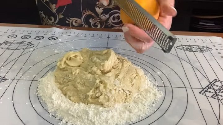 Vánoční italské sušenky s ořechy a čokoládou