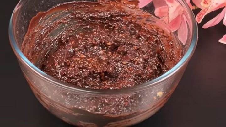 Nepečené čokoládové kuličky s ořechy