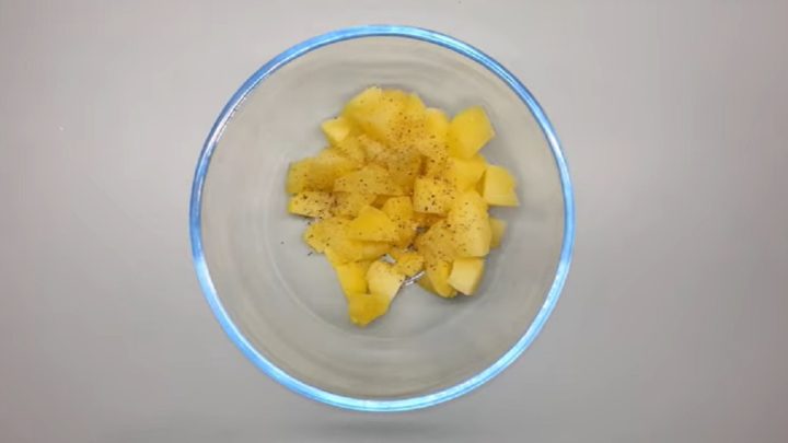 Bramborový salát s koprem a smetanou