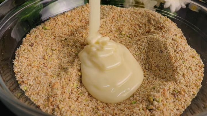 Kokosové kuličky v čokoládě s pistáciemi