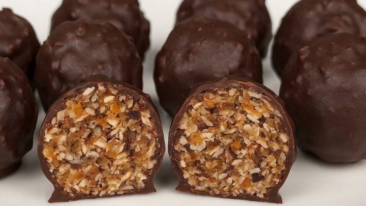 Nepečené kuličky bez cukru s ořechy Nepečené kuličky bez cukru s ořechy