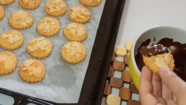 Polomáčená kolečka s mandlemi