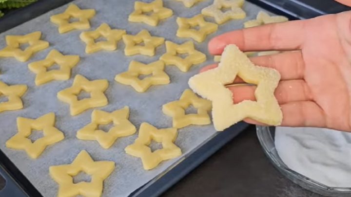 Cukrové hvězdičky z jogurtového těsta