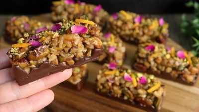 Ořechové tyčinky s čokoládou a skořicí