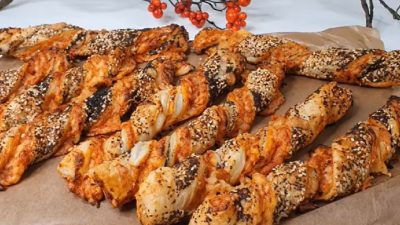 Rychlé pizza tyčinky se sýrem a oreganem