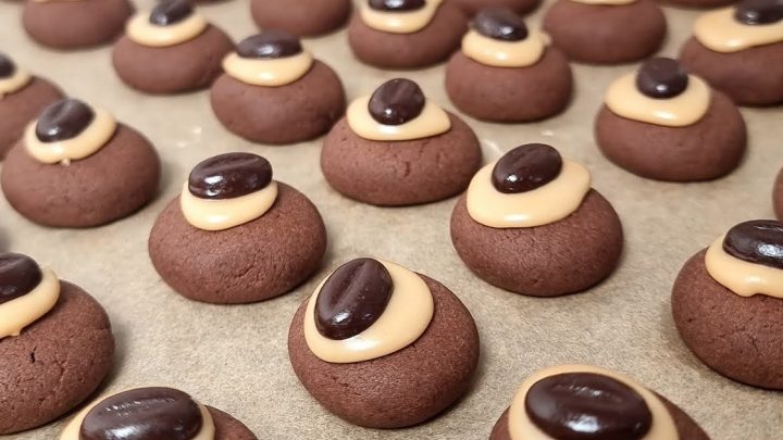 Čertovské oči s kávovými zrny v čokoládě Čertovské oči s kávovými zrny v čokoládě