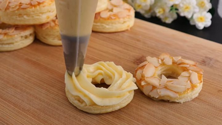 Rychlé věnečky z listového těsta s mandlemi