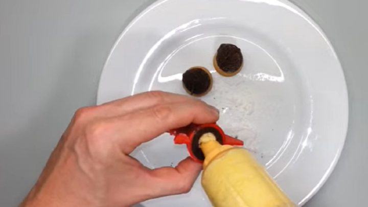 Úlky s likérovým krémem a piškoty