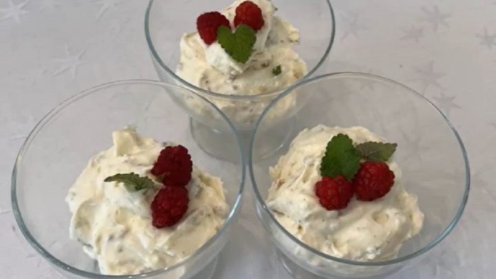 Žloutkový krém s griliášem a vanilkou Žloutkový krém s griliášem a vanilkou