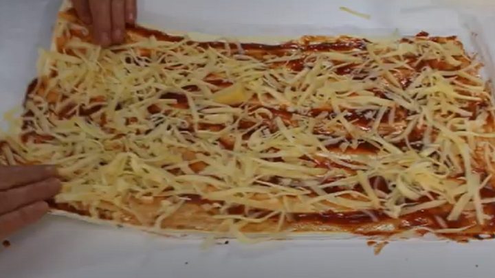 Rychlé pizza tyčinky se sýrem a oreganem