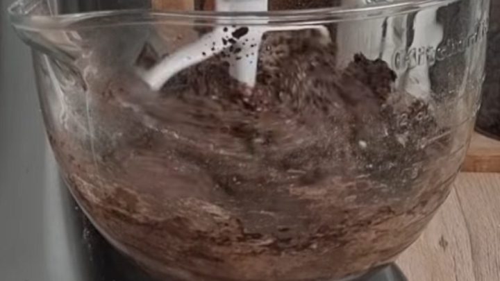 Čertovské oči s kávovými zrny v čokoládě