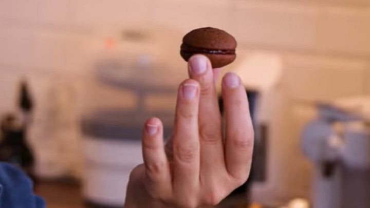 Vánoční višně v čokoládě s marmeládou