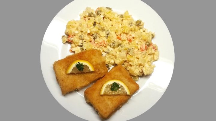 Smažené filé s bramborovým salátem Smažené filé s bramborovým salátem