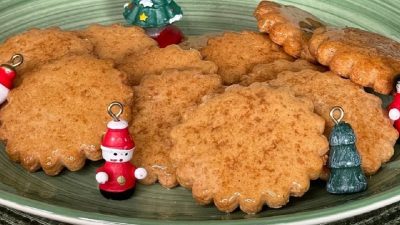 Medové kytičky z perníkového těsta