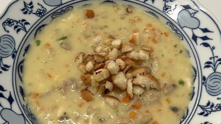 Vánoční rybí polévka s máslovými krutony Vánoční rybí polévka s máslovými krutony