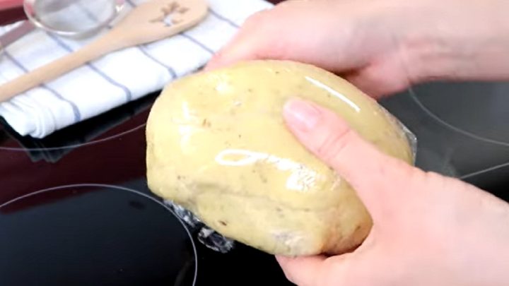 Slepované ořechové cukroví s nugátem