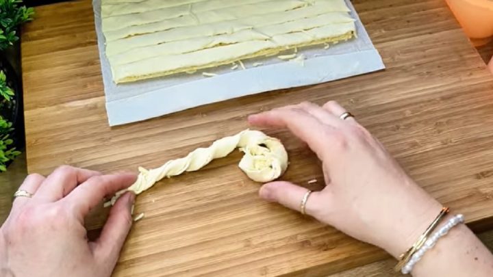 Růžičky z listového těsta se šunkou