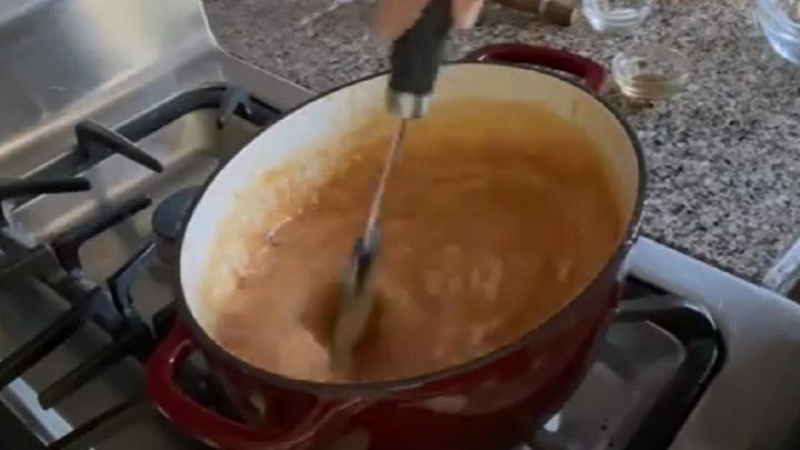 Karamelové placičky s pekanovými ořechy