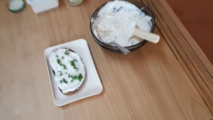 Rychlá pomazánka s křenem a tvarohem