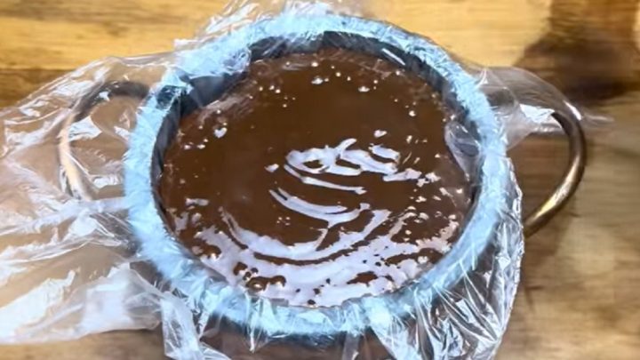 Jednoduchý nepečený čokoládový dort