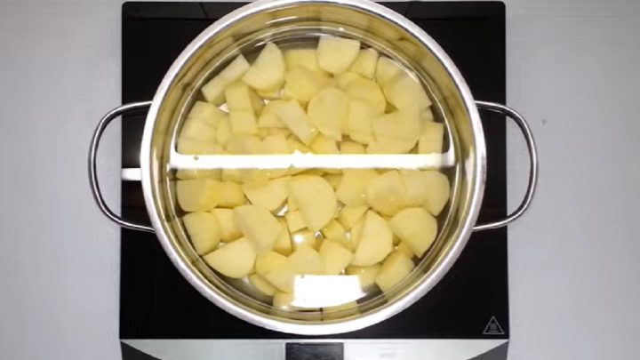 Plněné zapečené žampiony s nivou