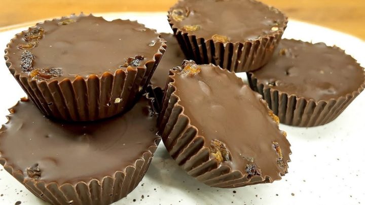 Rychlé čokoládové košíčky s rozinkami