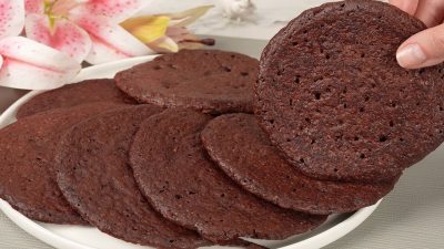 Kakaové palačinky bez mouky s banánem