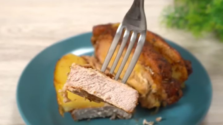 Vepřová harmonika s cibulí a brambory