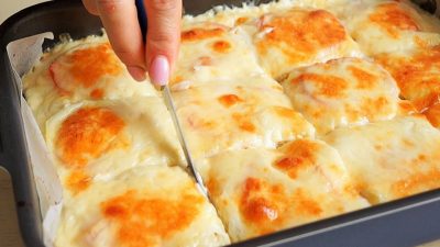 Kuřecí kousky v sýrové peřině s rajčaty