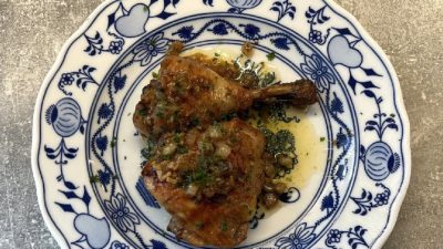 Kuře po zbojnicku s cibulí a česnekem