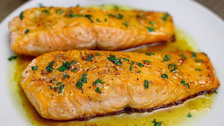 Losos na medu s česnekem a petrželkou