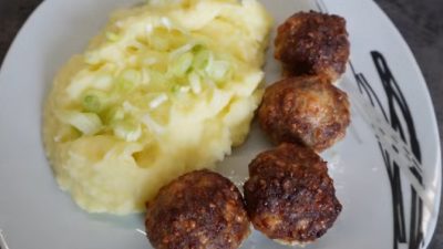 Rychlé masové koule se sýrem