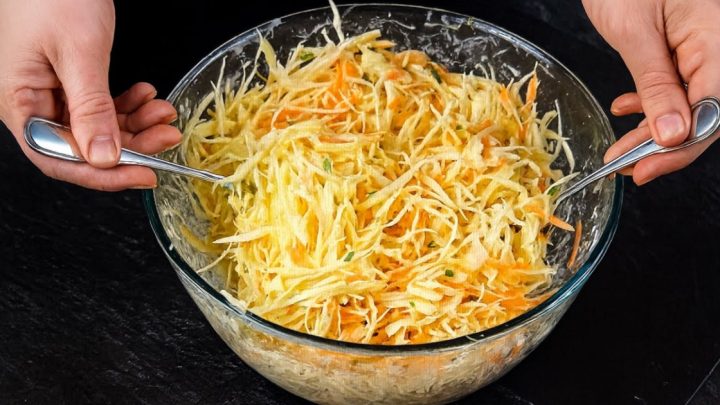 Rychlý zelný salát s mrkví a vejci