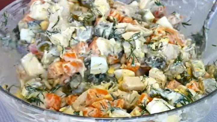 Rychlý salát s kuřecím masem