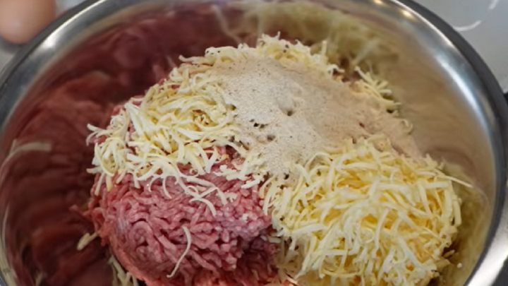 Rychlé masové koule se sýrem