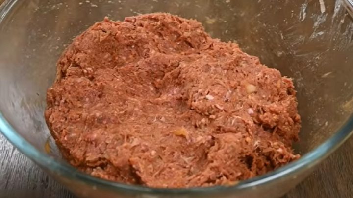 Domácí kebab z mletého masa