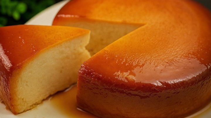 Italský banánový dort s karamelem