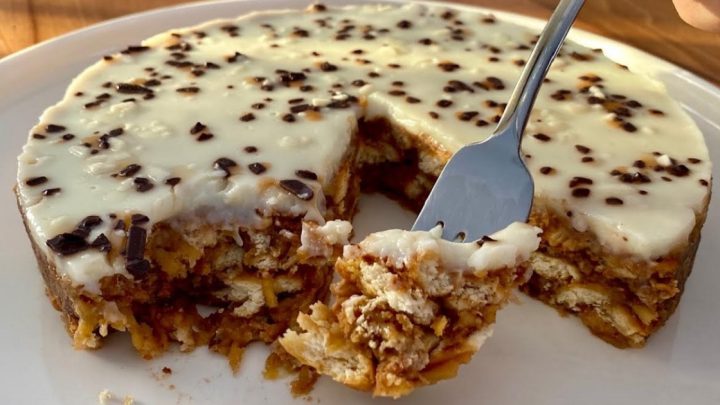 Rychlý nepečený jablečný koláč s čokoládou