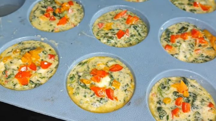Vláčné špenátové muffiny s paprikou