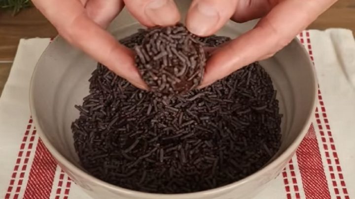 Rumové kuličky bez piškotů s čokoládou